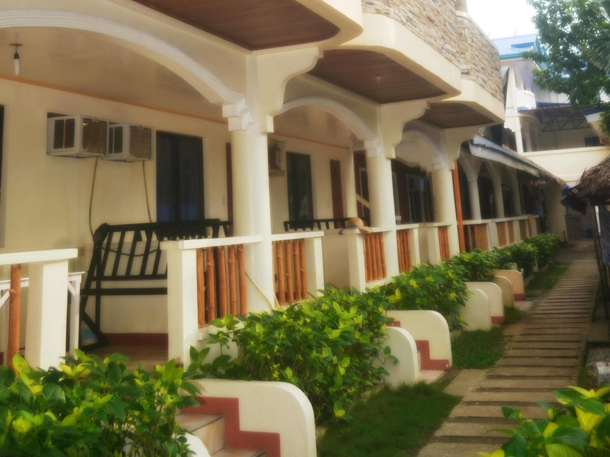 Alliyah'S Beach Resort Balabag  Extérieur photo